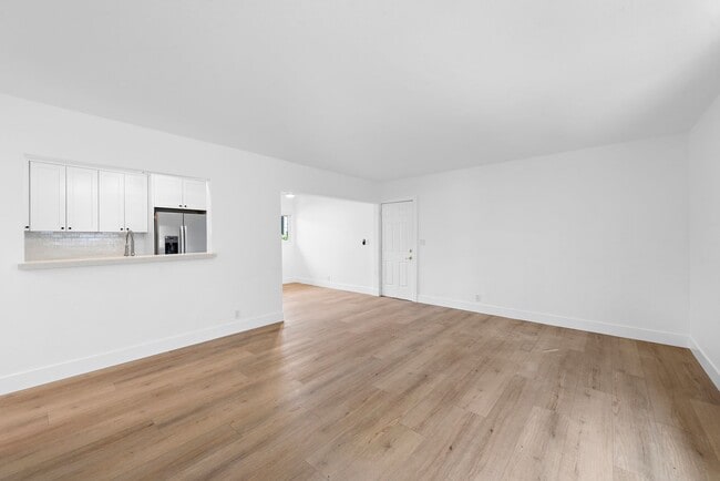 Building Photo - 402 Corto Ln