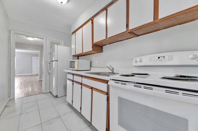 Foto del edificio - 1221 Raum St NE