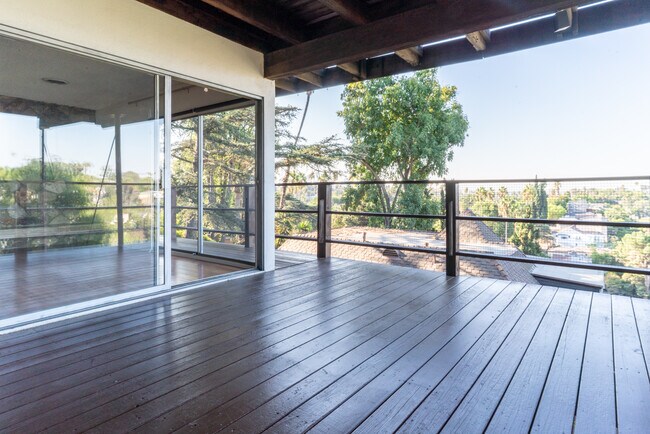 Building Photo - 1507 Silverwood Terrace