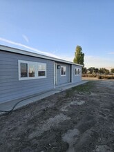 Building Photo - 270 S Outlook Rd
