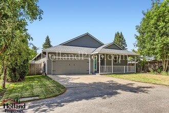 Building Photo - 10849 NW Glencoe Rd