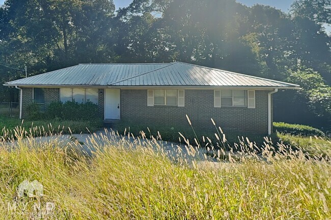 Building Photo - 1451 Hendrix Dr