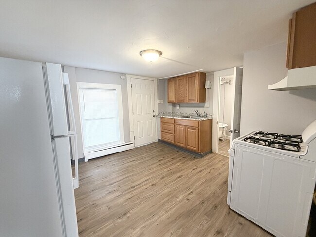 Foto del edificio - 12 Cottage St