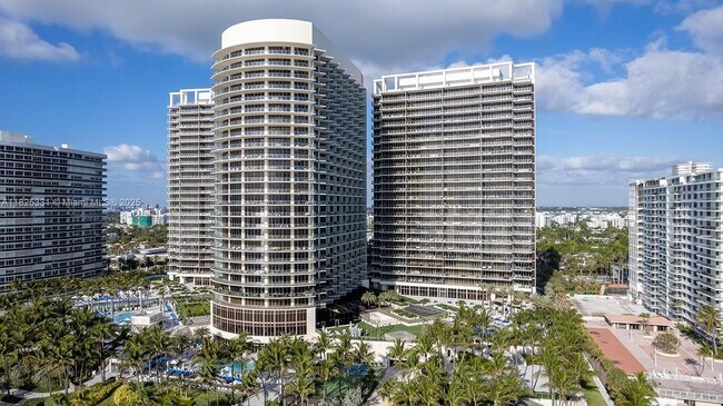 Foto del edificio - 9701 Collins Ave