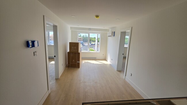 Building Photo - 391 Glengrove Rd