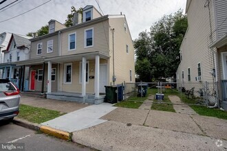 Building Photo - 123 E Federal St