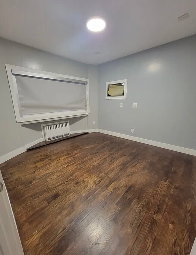 Foto del edificio - 676 E 5th St