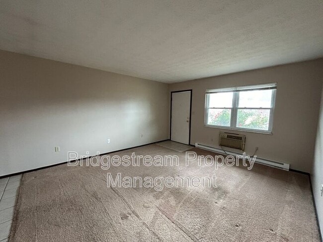 Building Photo - 43 Candlewood Ct