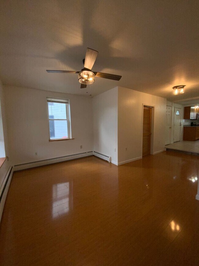 Building Photo - 3 br, 2 bath House - 505 W. MARKET STREET