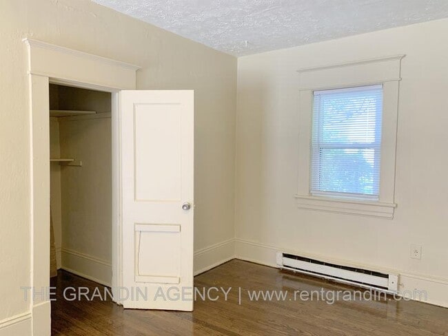 Foto del edificio - 1624 Chapman Ave SW
