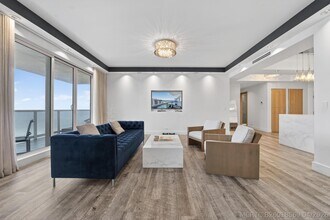 Building Photo - 2301 Collins Ave