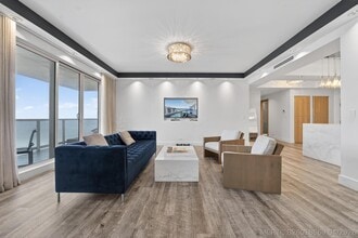 Building Photo - 2301 Collins Ave