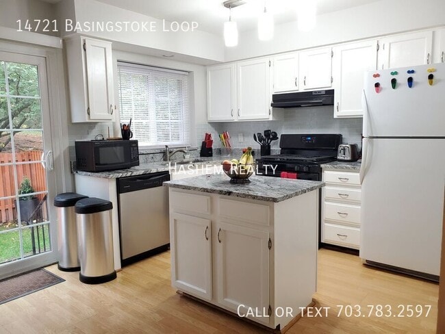 Building Photo - 14721 Basingstoke Loop