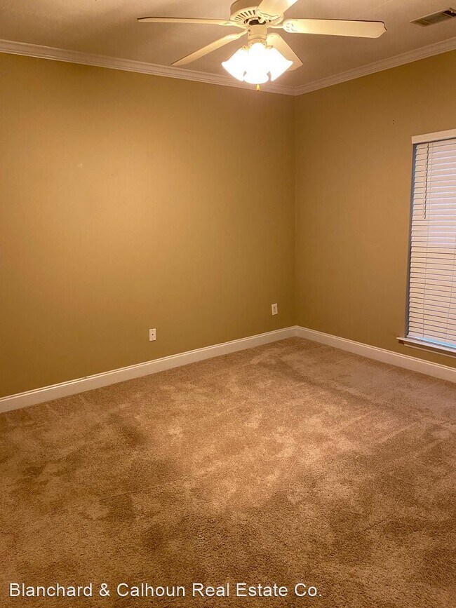 Building Photo - 3 br, 3 bath House - 221 Brook Court