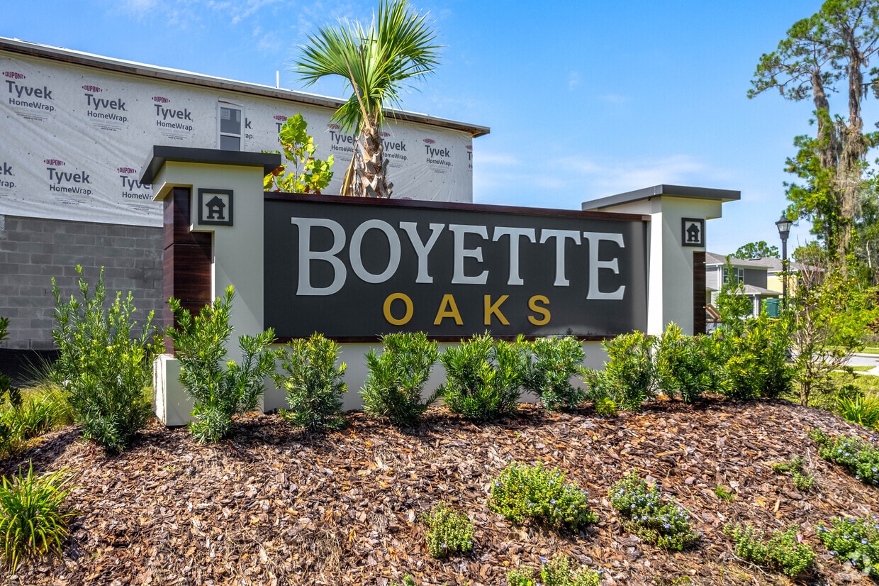 Entrance Sign - Boyette Oaks
