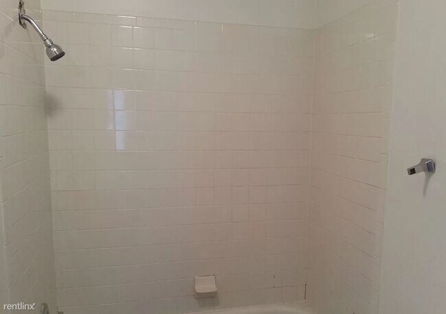 Building Photo - 2 br, 1 bath House - 24 City Line Road