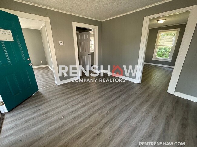 Building Photo - Text the Leasing Team at 901-820-4367 to S...