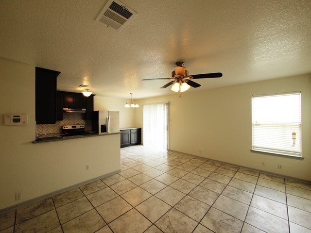Building Photo - Viewable Now!