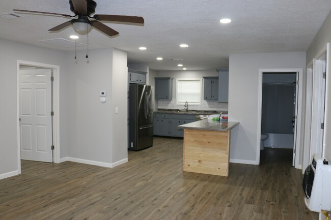 Foto del edificio - 7794 Batesville Blvd