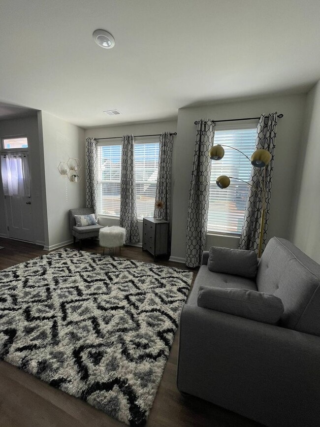 Building Photo - Furnished Townhome in Greer is Available