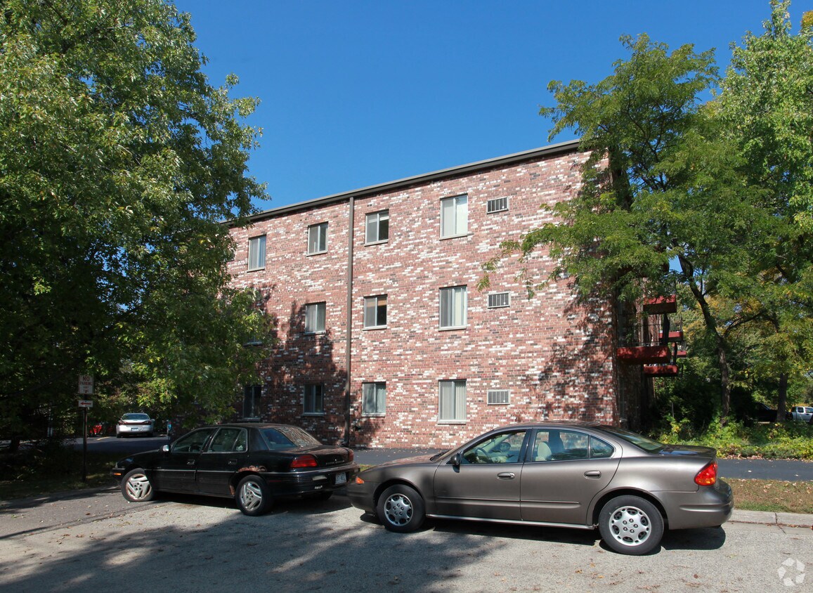 Building Photo - 233 W Cascade Ave