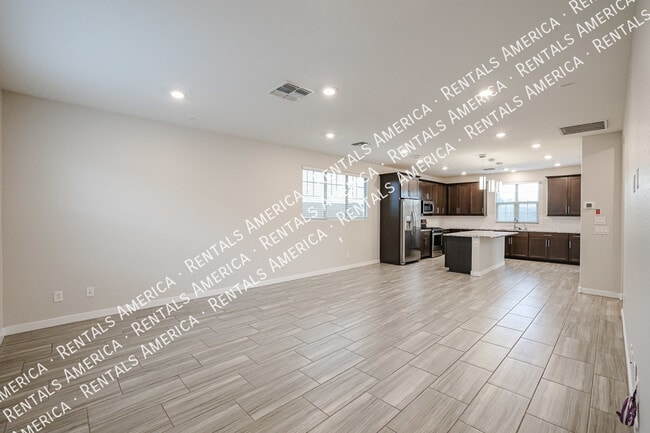 Building Photo - 1103 E Newland Dr