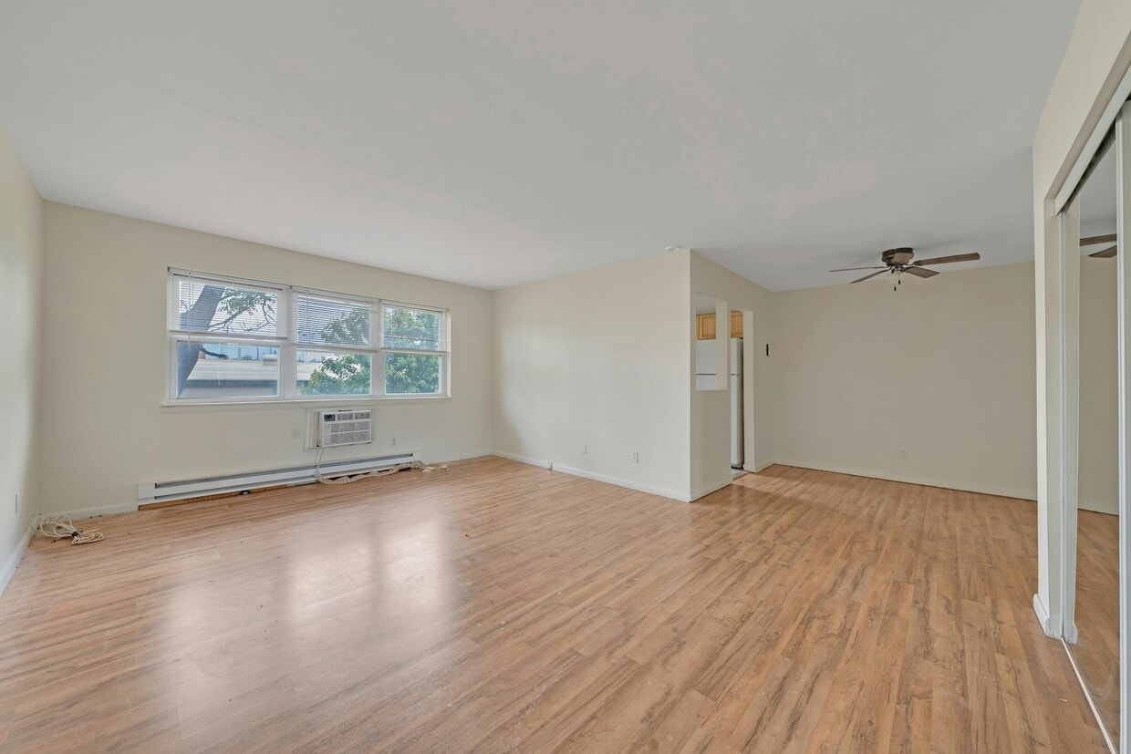 Photo - 205 Bergen Turnpike (Ridgefield Park, NJ)