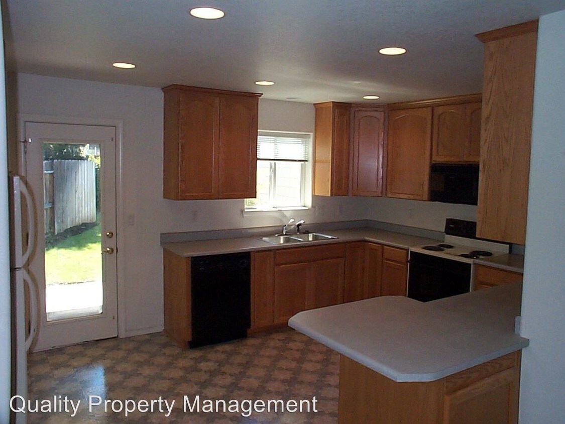 Building Photo - 1538 Hollyhock Dr