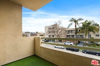 Building Photo - 1059 S Sherbourne Dr