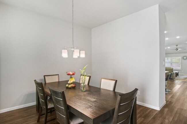 Building Photo - 1613 Wayback Dr