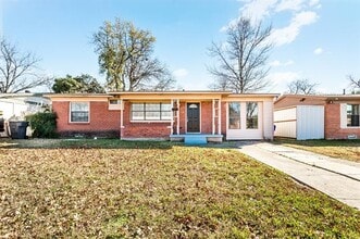 Building Photo - 10818 Sharondale Ln