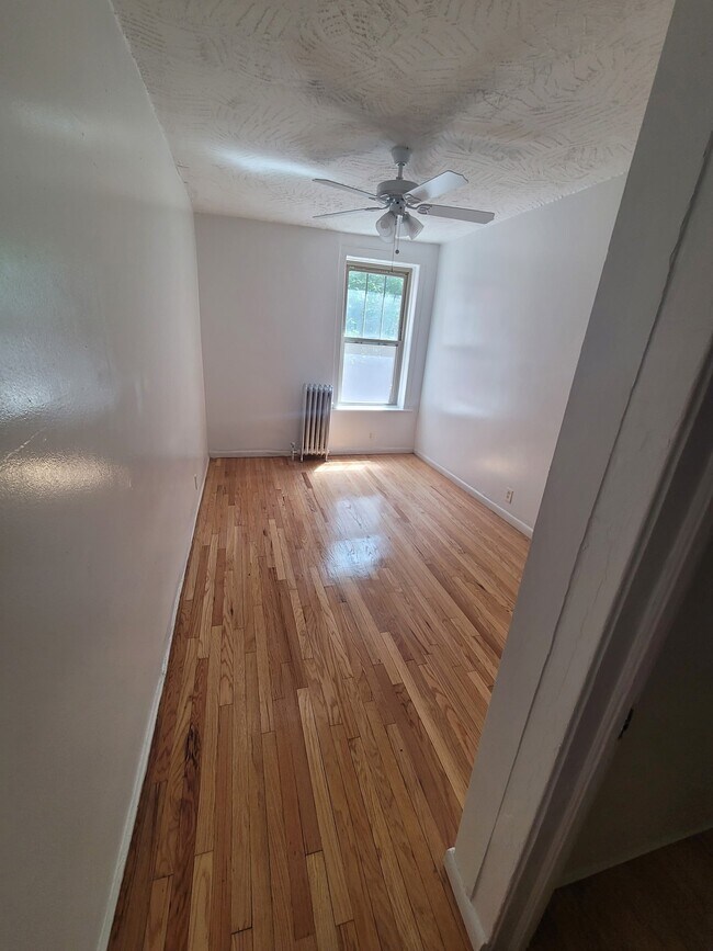 Foto del edificio - 2234 E 70th St