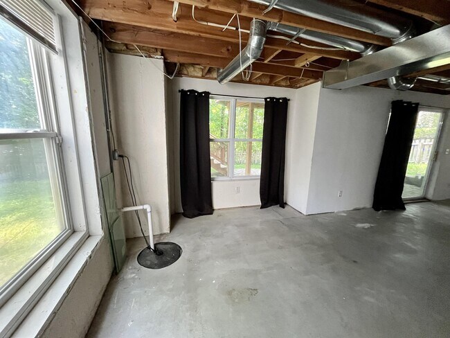 Foto del edificio - 911 Old Hickory Ln