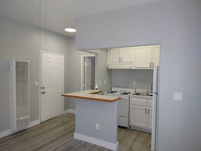 Building Photo - FIRST MONTH FREE - $1,495 - Beautifully Remodeled 1 Bed 1 Bath in San Pedro!!