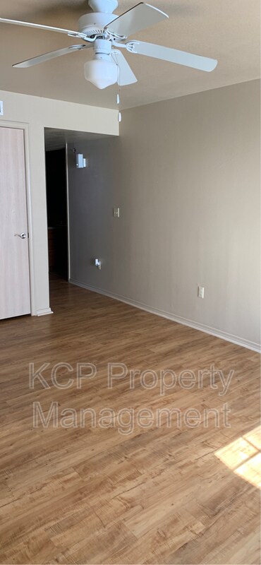Building Photo - 6400 Massard Rd