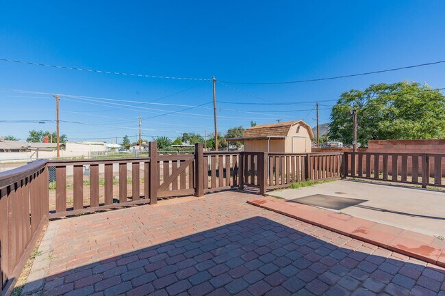 Foto del edificio - Super cute updated home!