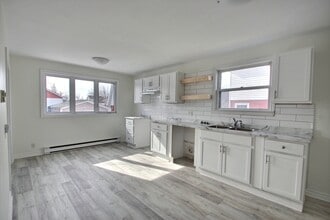 Building Photo - 50 LeslieUnit 4