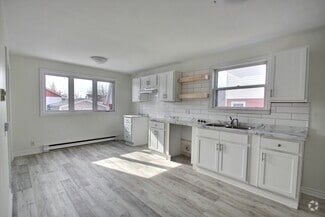 Building Photo - 50 LeslieUnit 4