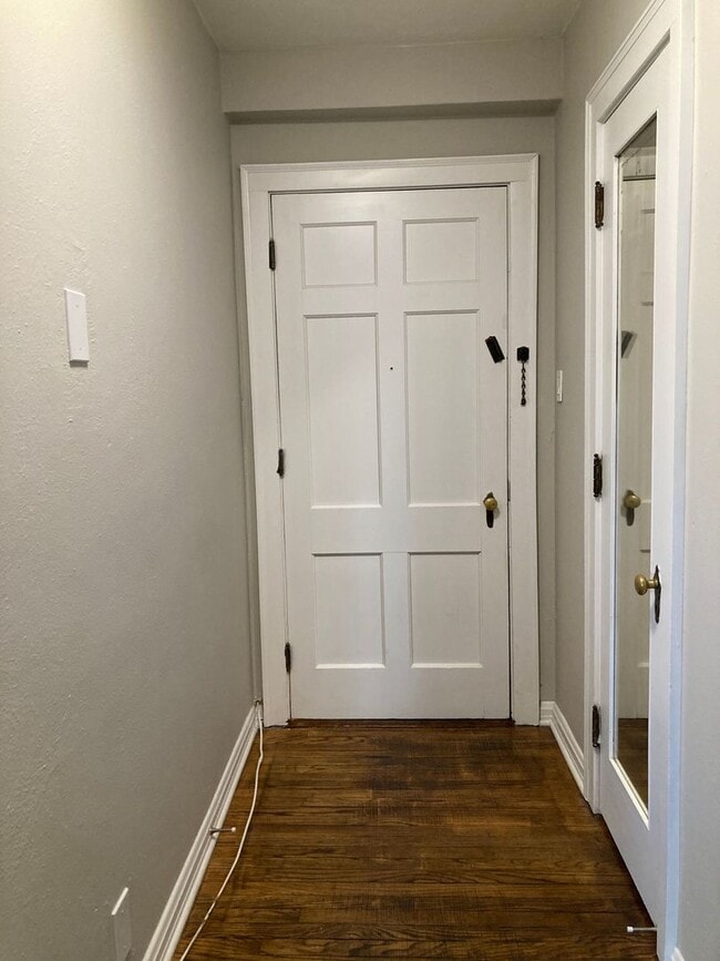 Interior Photo - Flats at West End