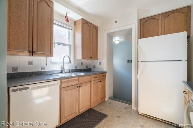 Foto del edificio - 2989 Cummings Ave