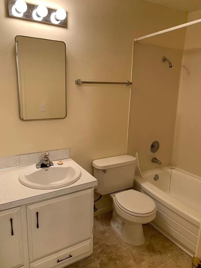 Building Photo - Cozy 1BD/1BA Apartment Near Downtown