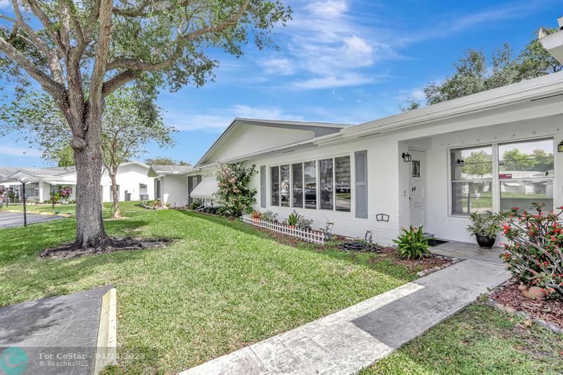 Foto principal - 8423 NW 12th St
