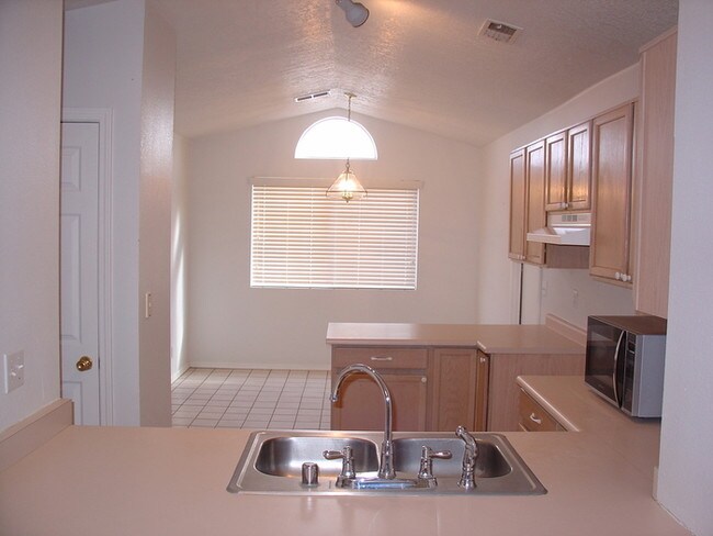 Building Photo - 4629 Bismark Hills Way NE