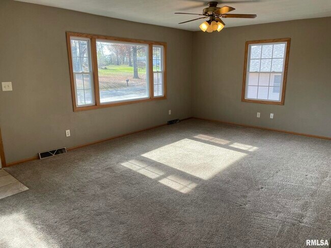 Foto del edificio - 2806 W 47th St