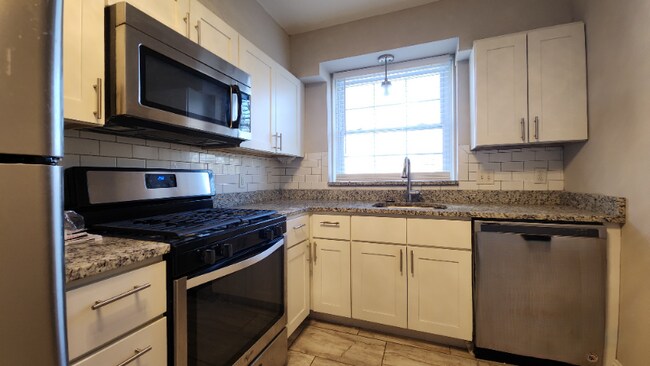 Building Photo - 7752 Kingsbury Blvd