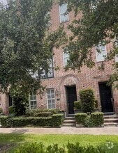 Building Photo - 2533 Lamar St