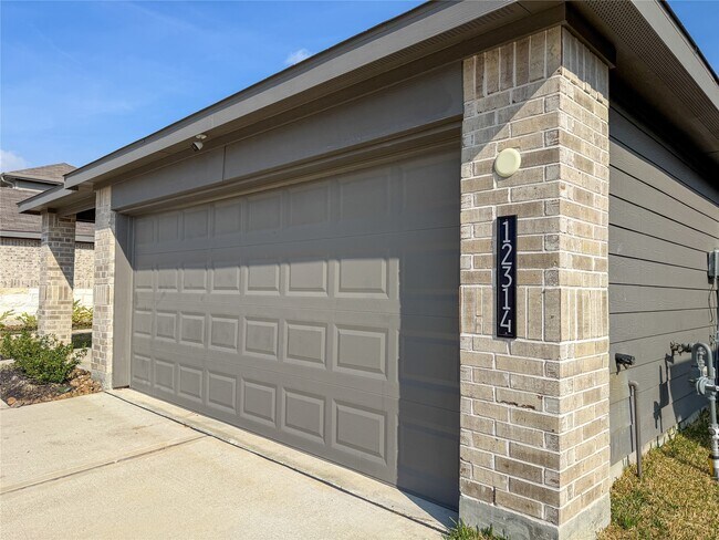 Foto del edificio - 12314 Morning Vis Dr