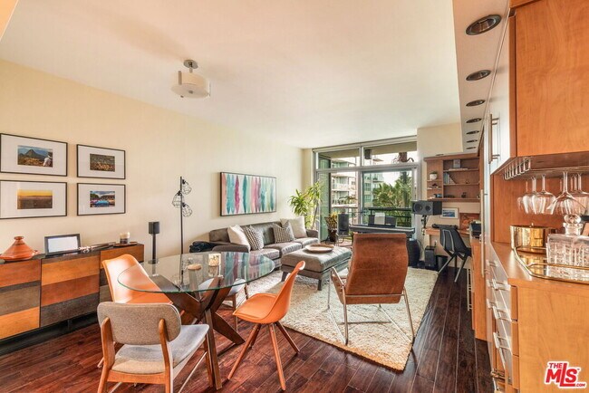 Foto del edificio - 13700 Marina Pointe Dr
