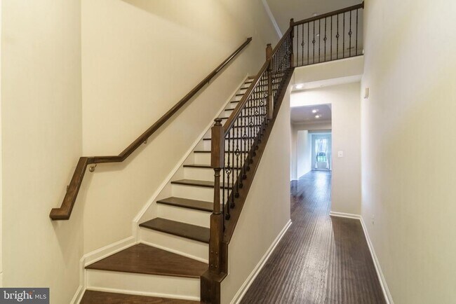 Building Photo - 6573 Autumn Olive Dr