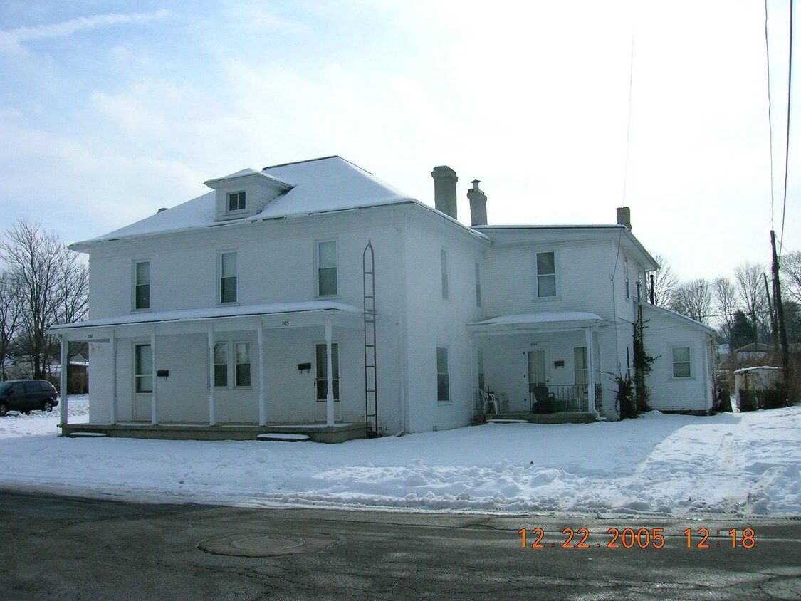 203 E Reynolds St Unit 203, Urbana, OH 43078 Apartments in Urbana, OH